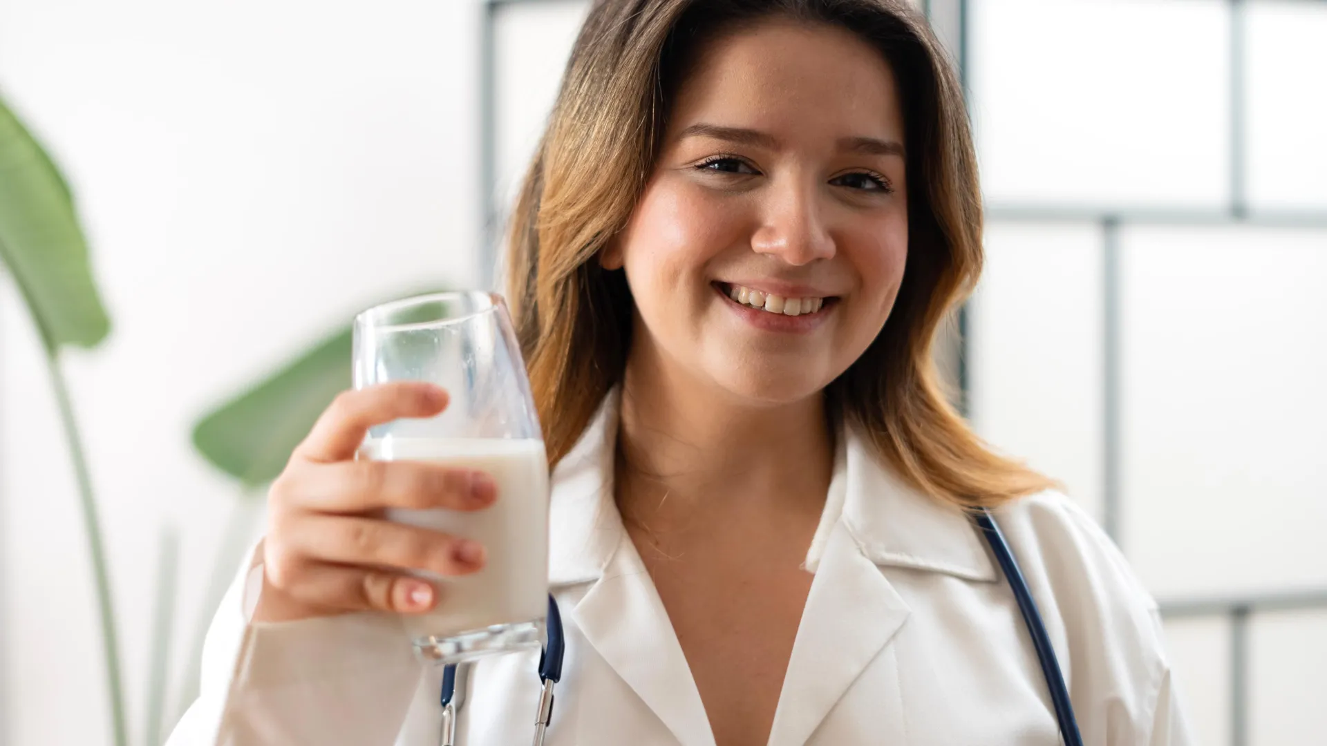 for-decades,-we-were-told-to-choose-low-fat-dairy.-new-research-says-otherwise
