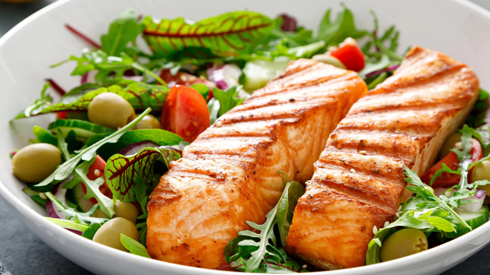 mediterranean-diet-may-boost-tiny-proteins-that-protect-the-heart-and-brain